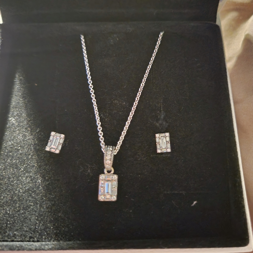 Pandora Necklace & Earrings Set